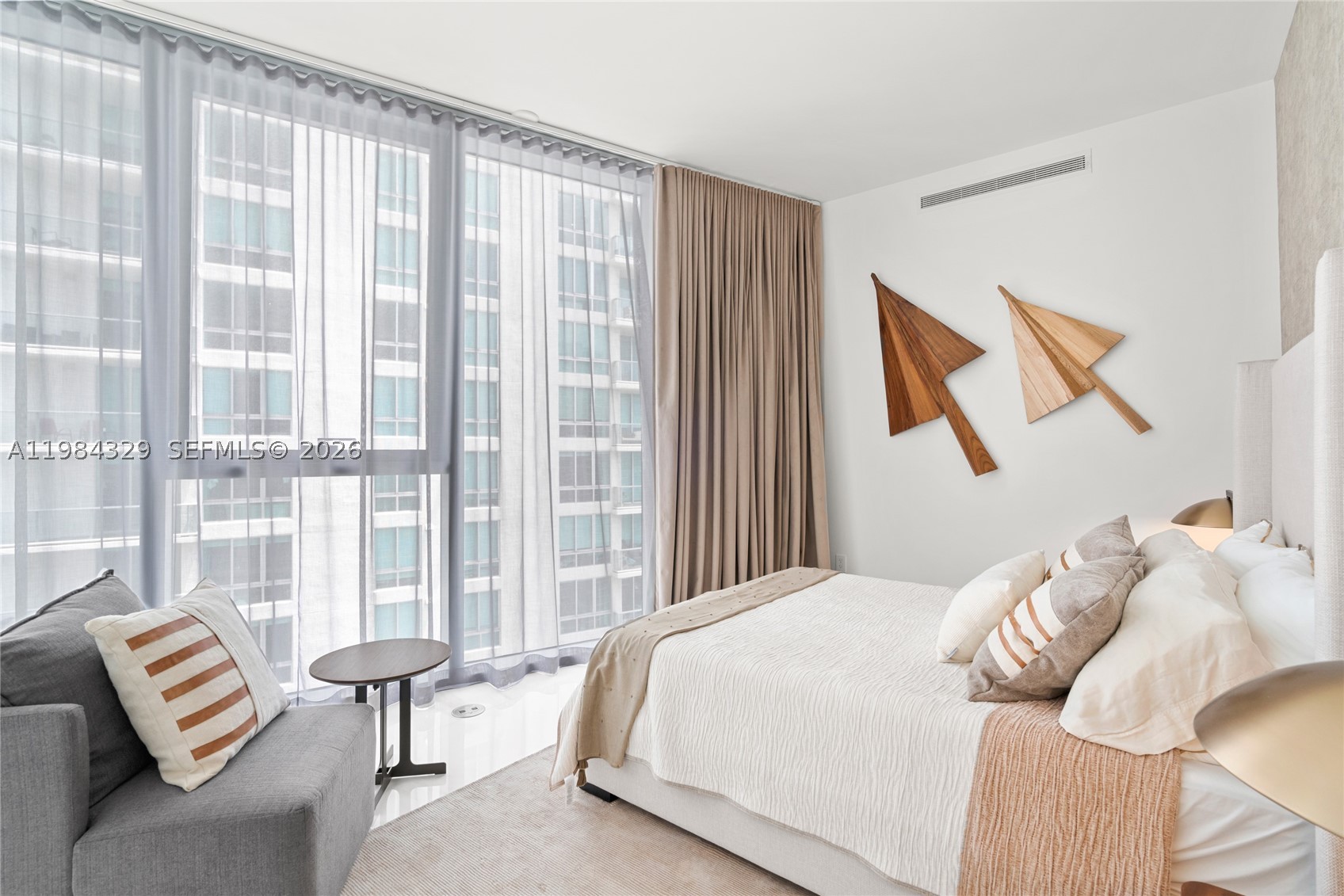 300 Biscayne Boulevard Way #2601E, Miami FL 33131