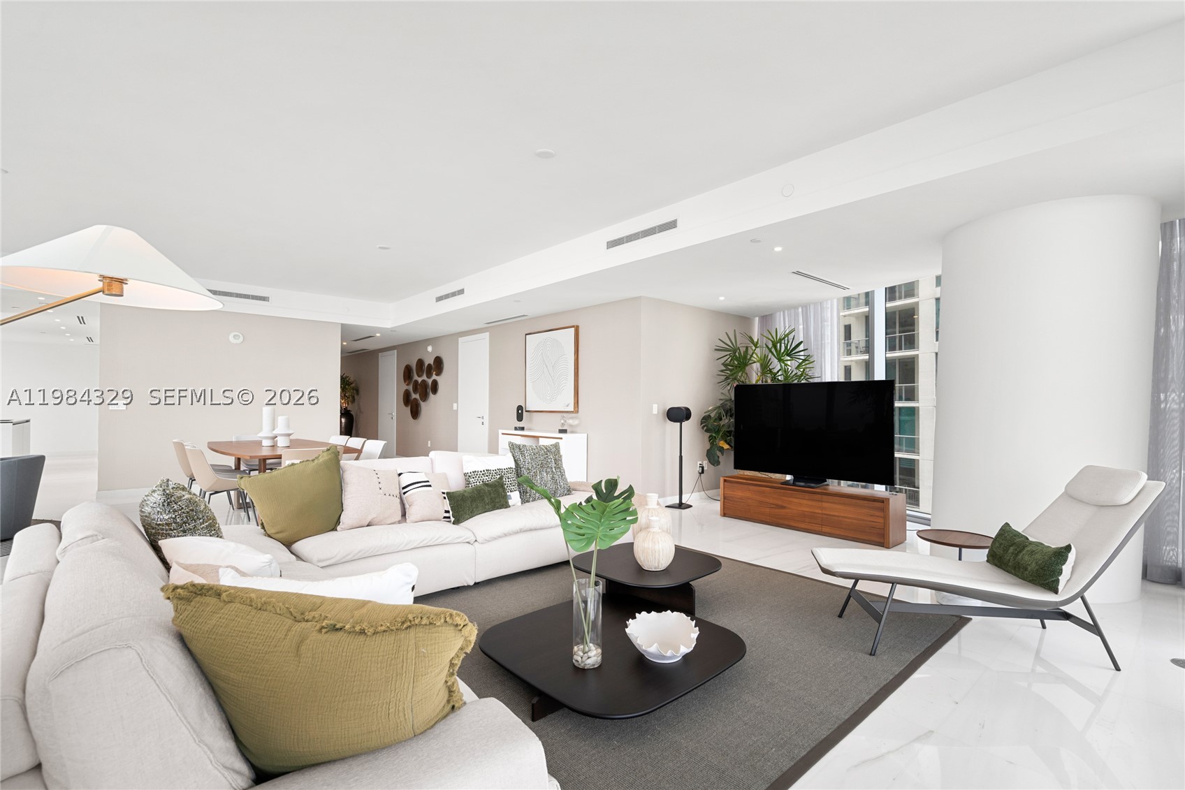 300 Biscayne Boulevard Way #2601E, Miami FL 33131