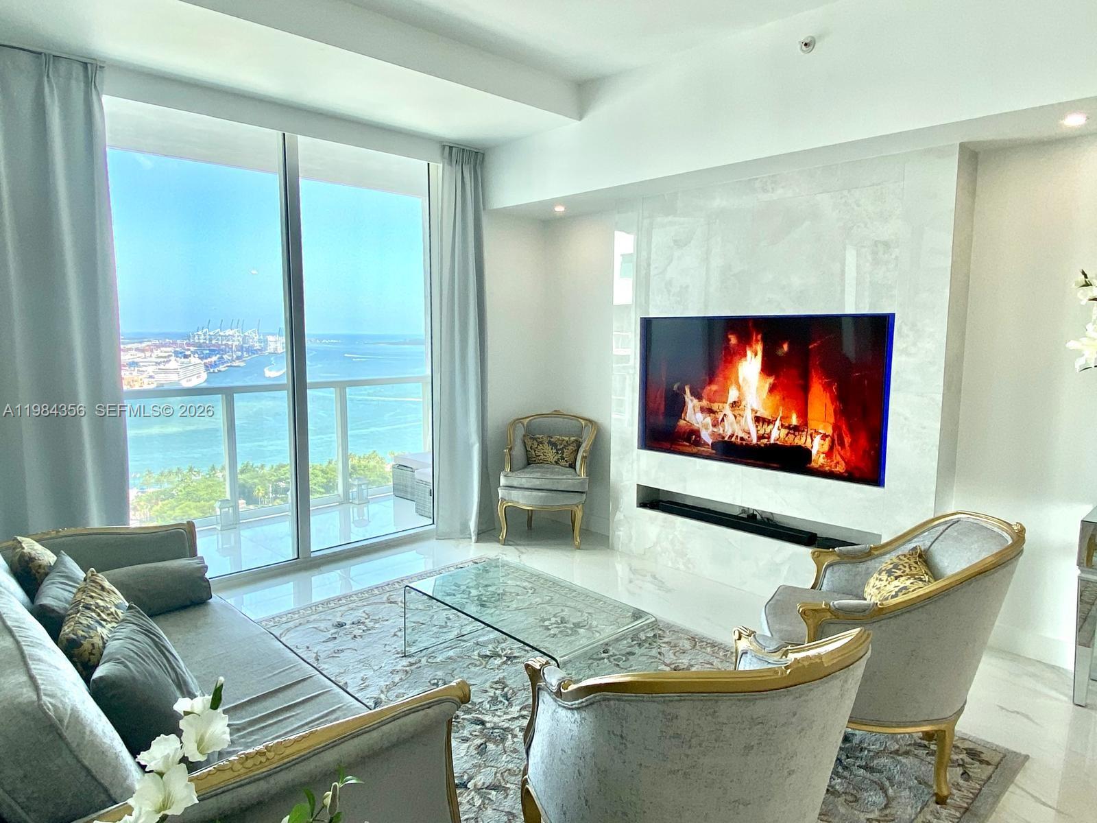 253 NE 2nd St #2703, Miami FL 33132