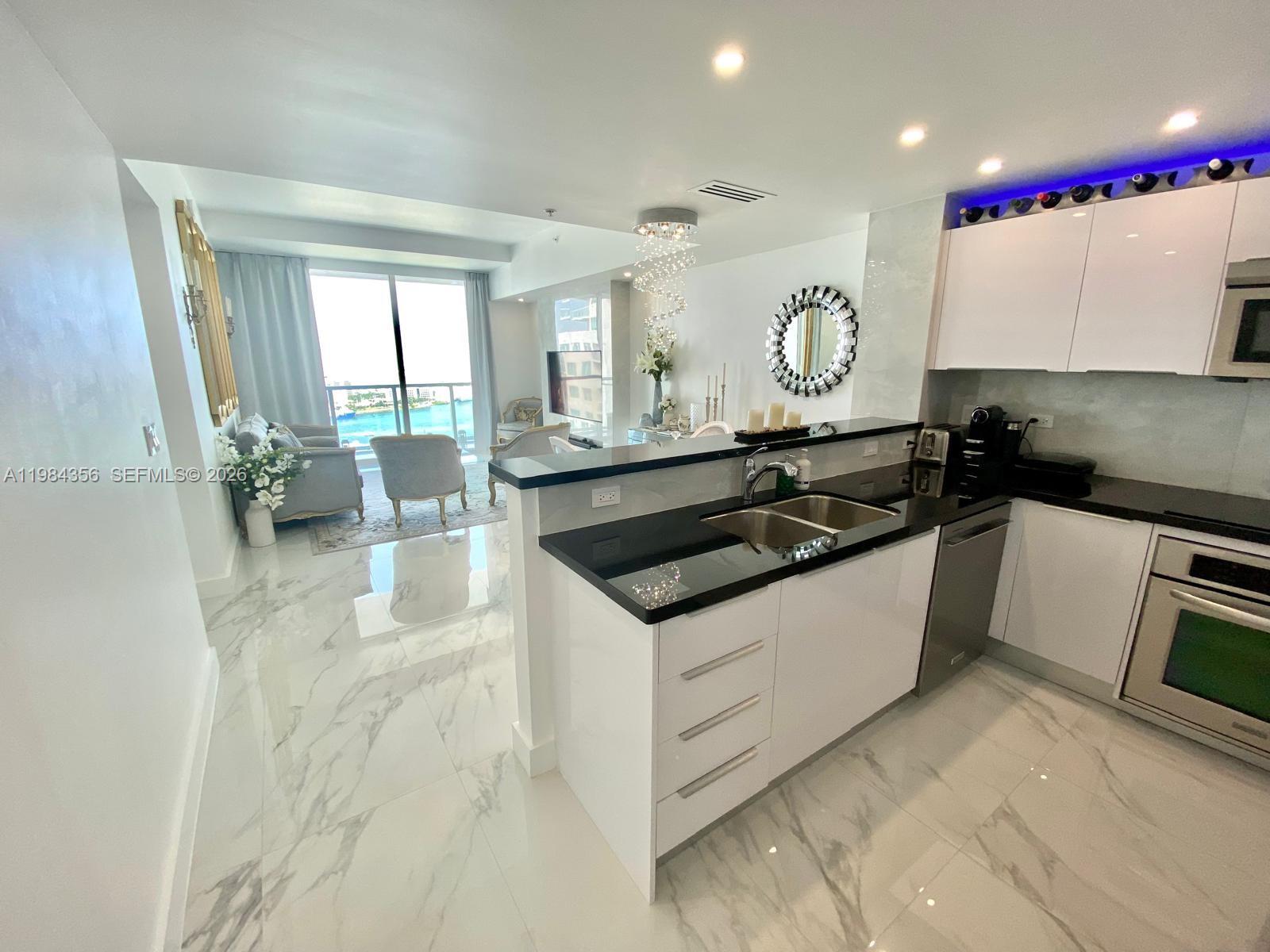 253 NE 2nd St #2703, Miami FL 33132