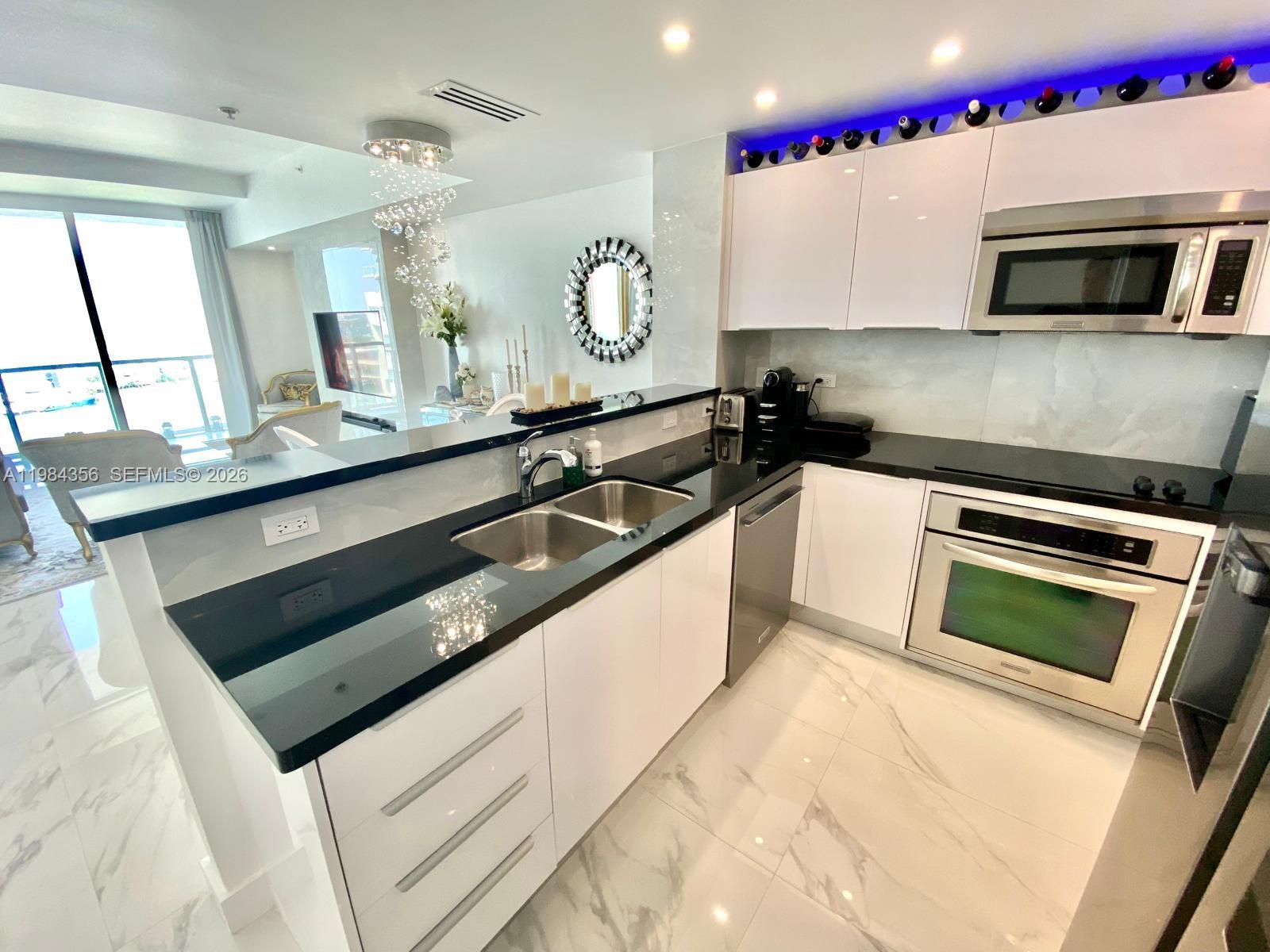 253 NE 2nd St #2703, Miami FL 33132