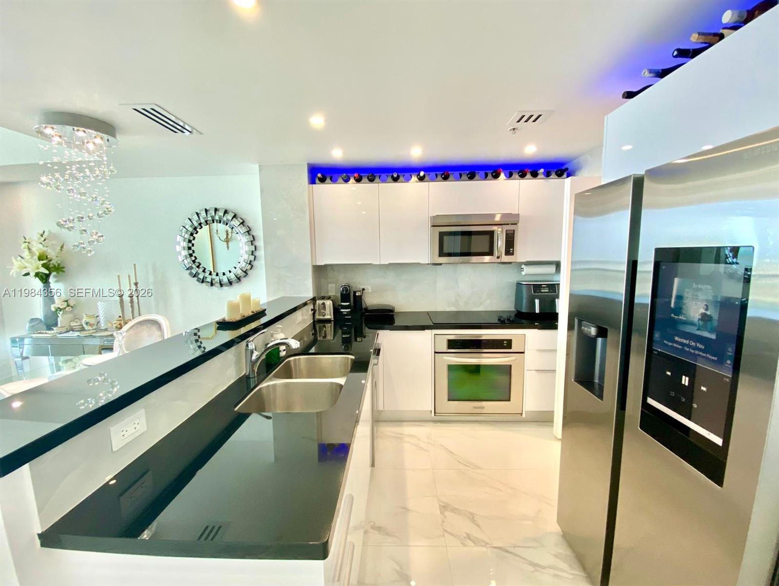 253 NE 2nd St #2703, Miami FL 33132