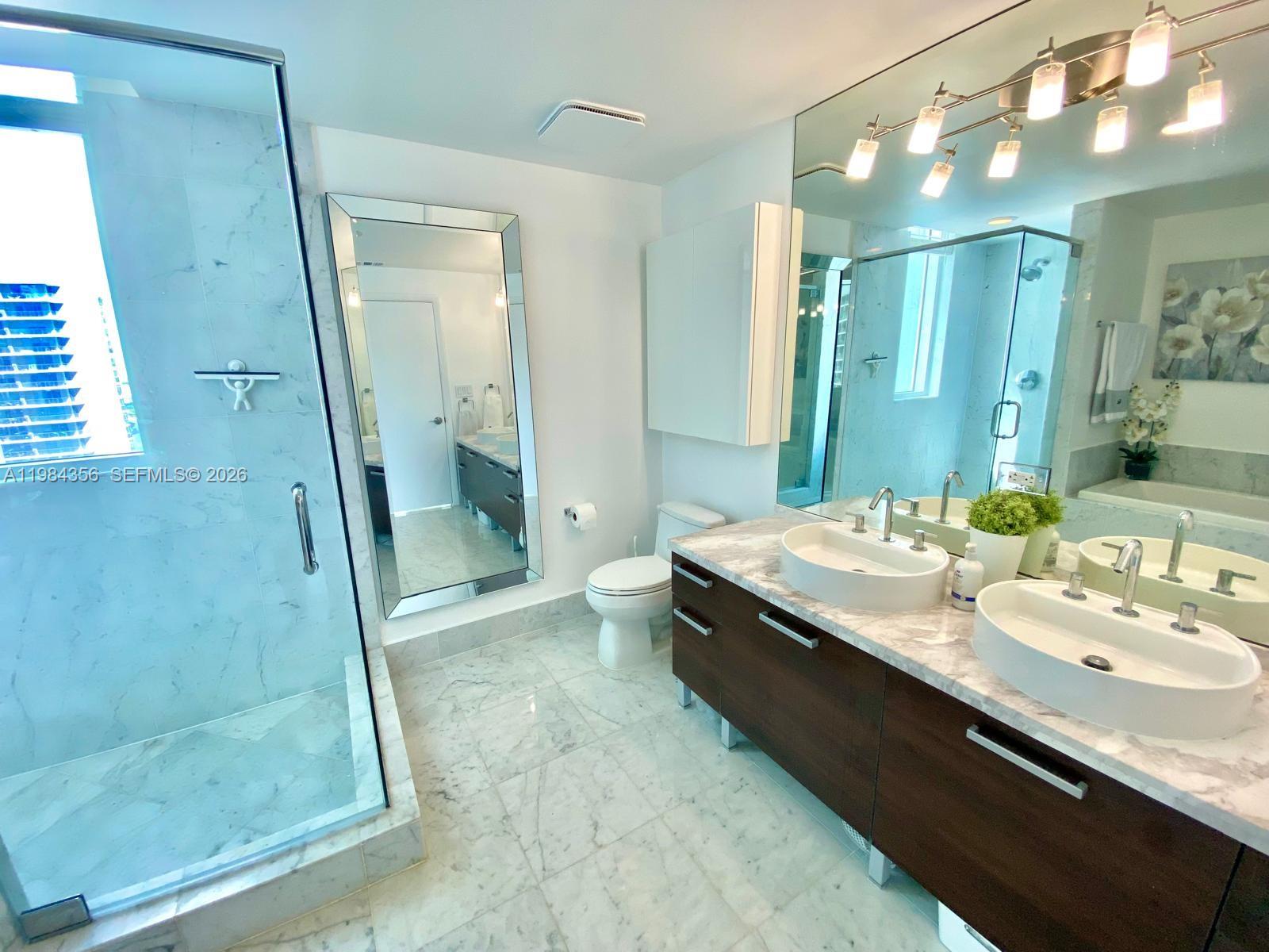 253 NE 2nd St #2703, Miami FL 33132