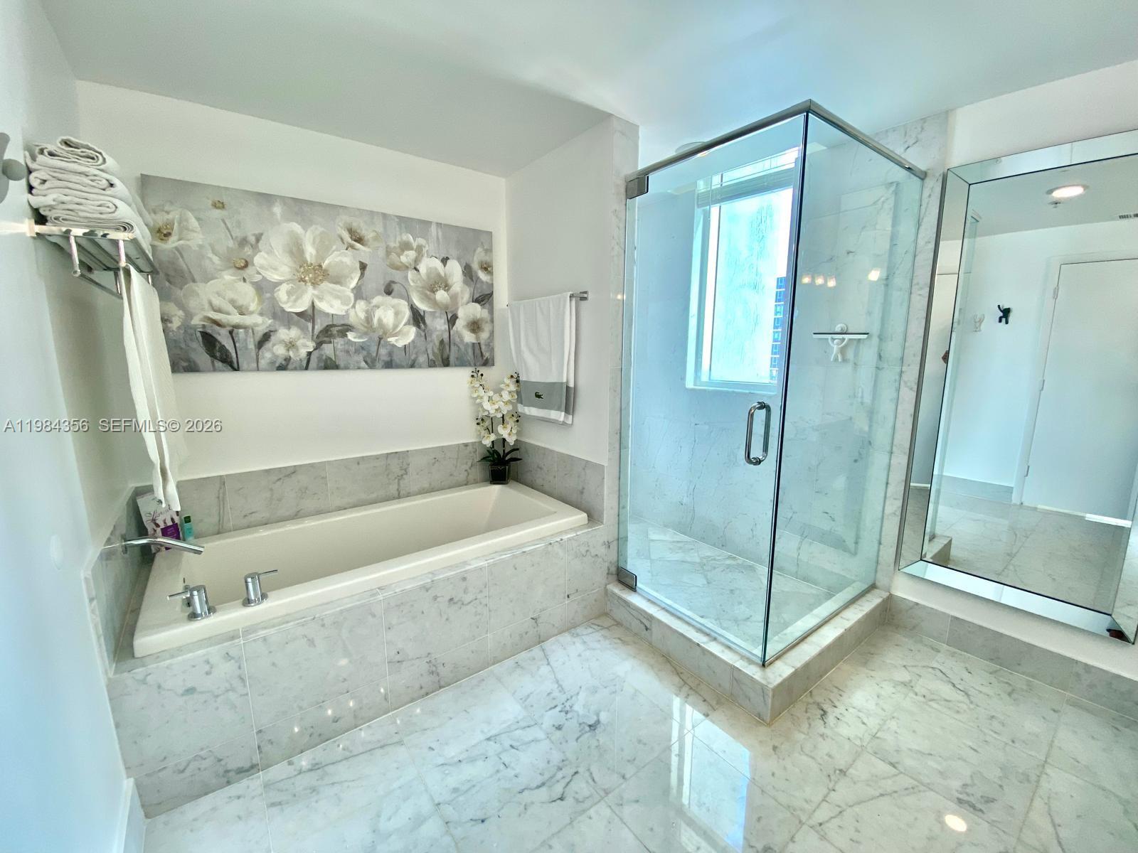 253 NE 2nd St #2703, Miami FL 33132