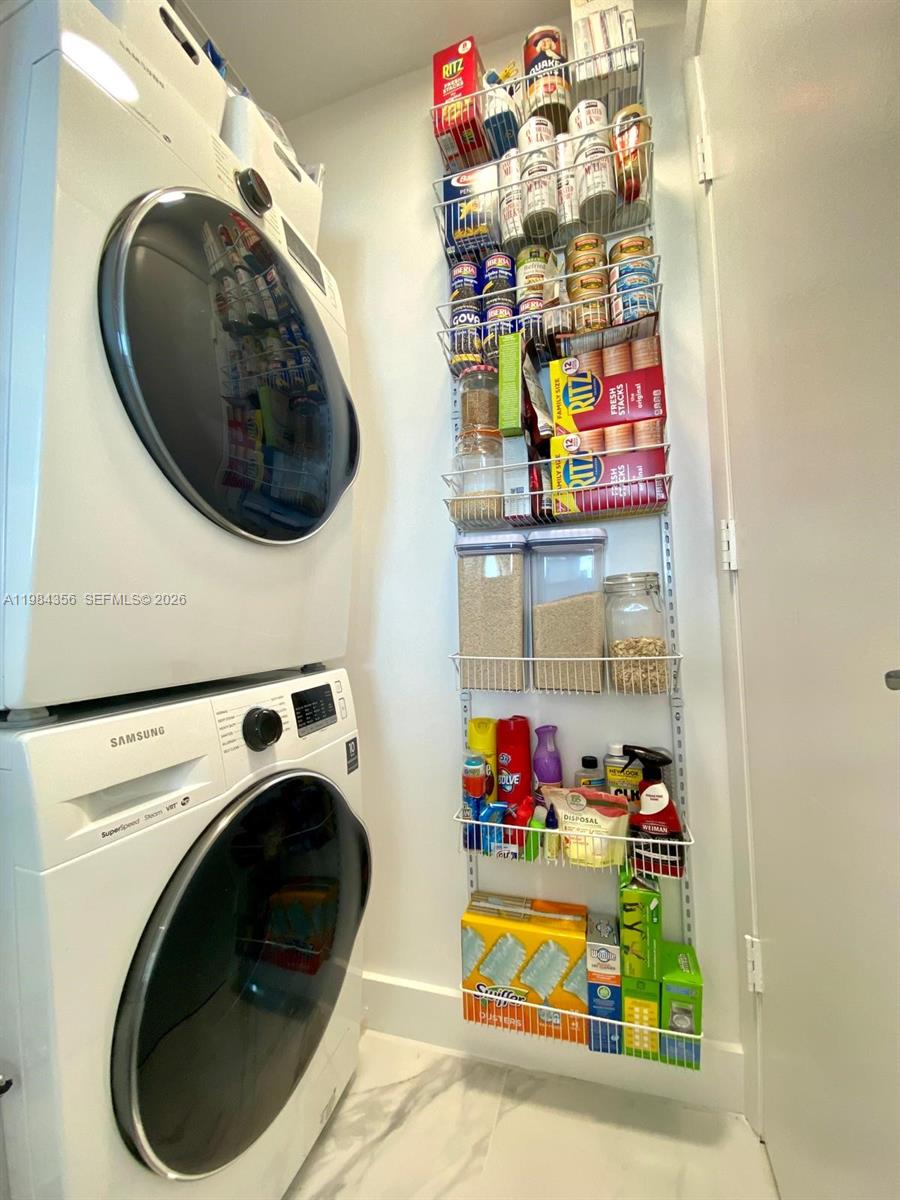 253 NE 2nd St #2703, Miami FL 33132
