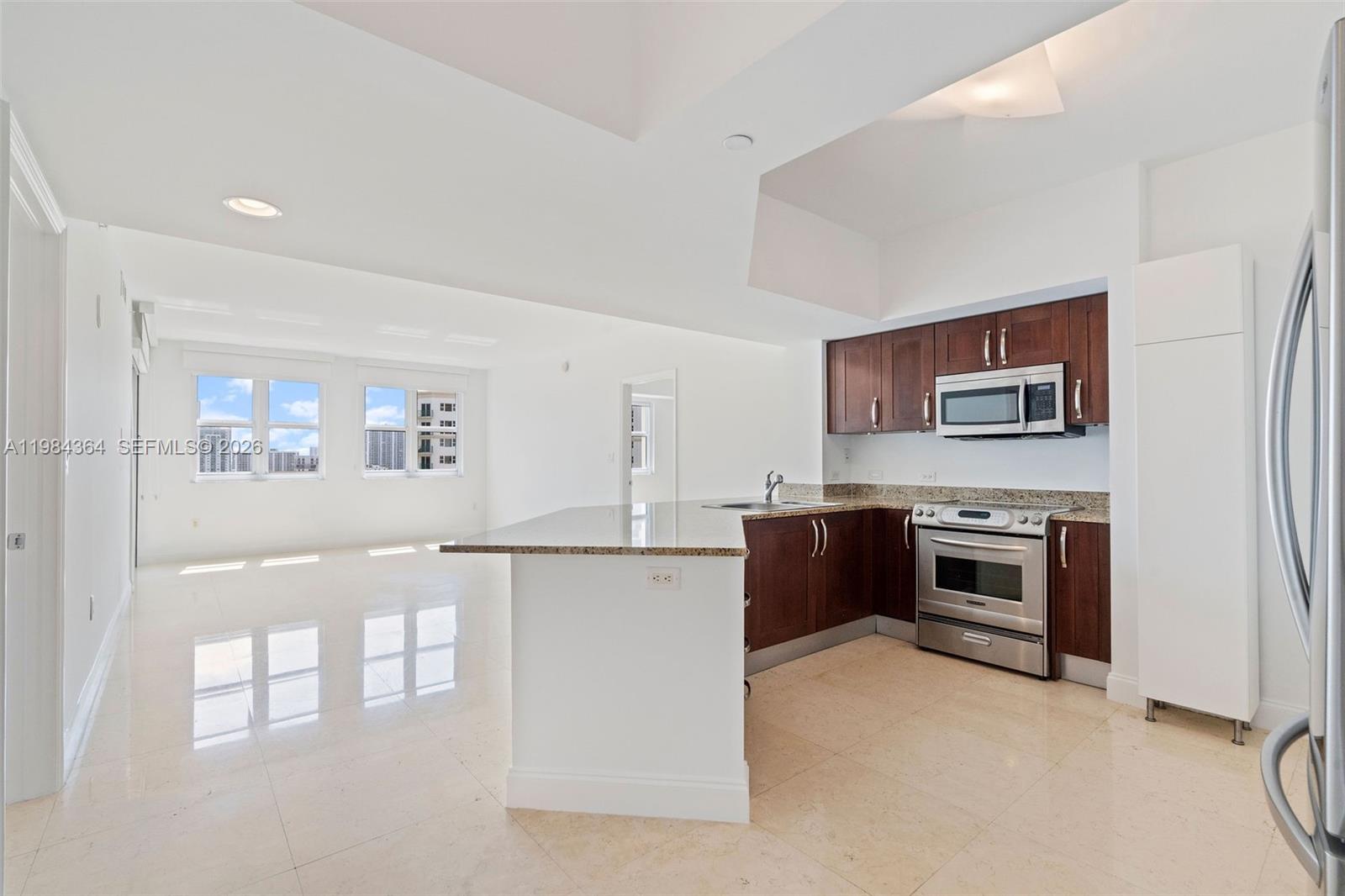 20000 E Country Club Dr #1109, Aventura FL 33180