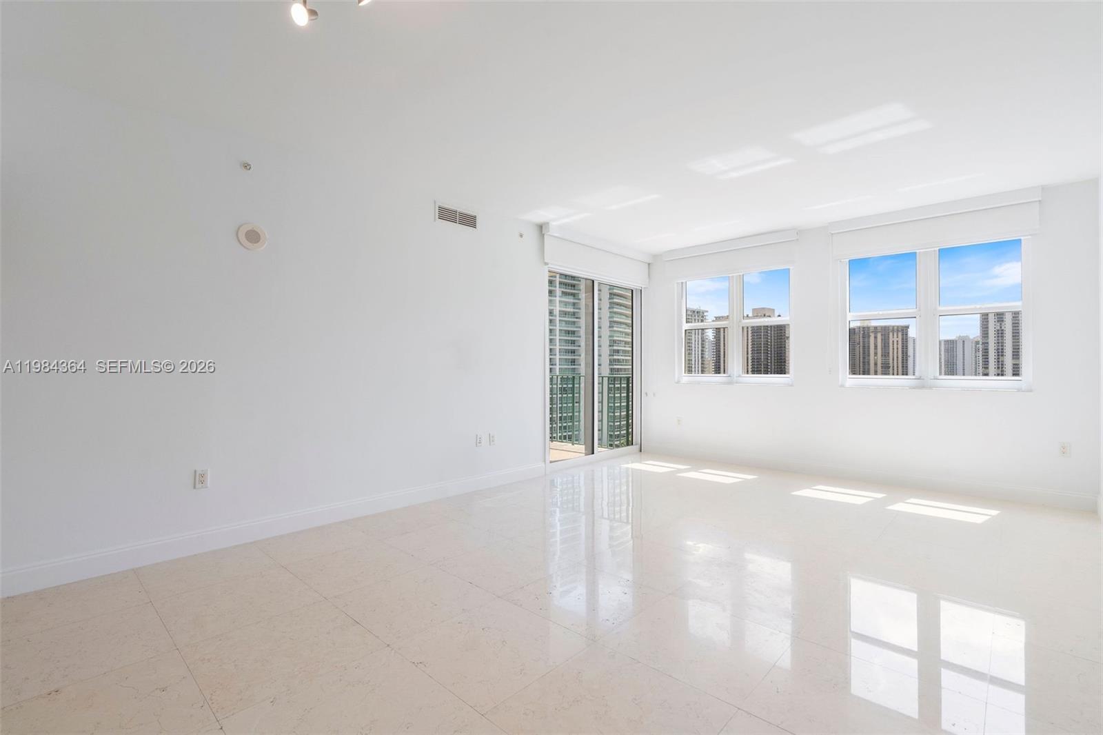 20000 E Country Club Dr #1109, Aventura FL 33180