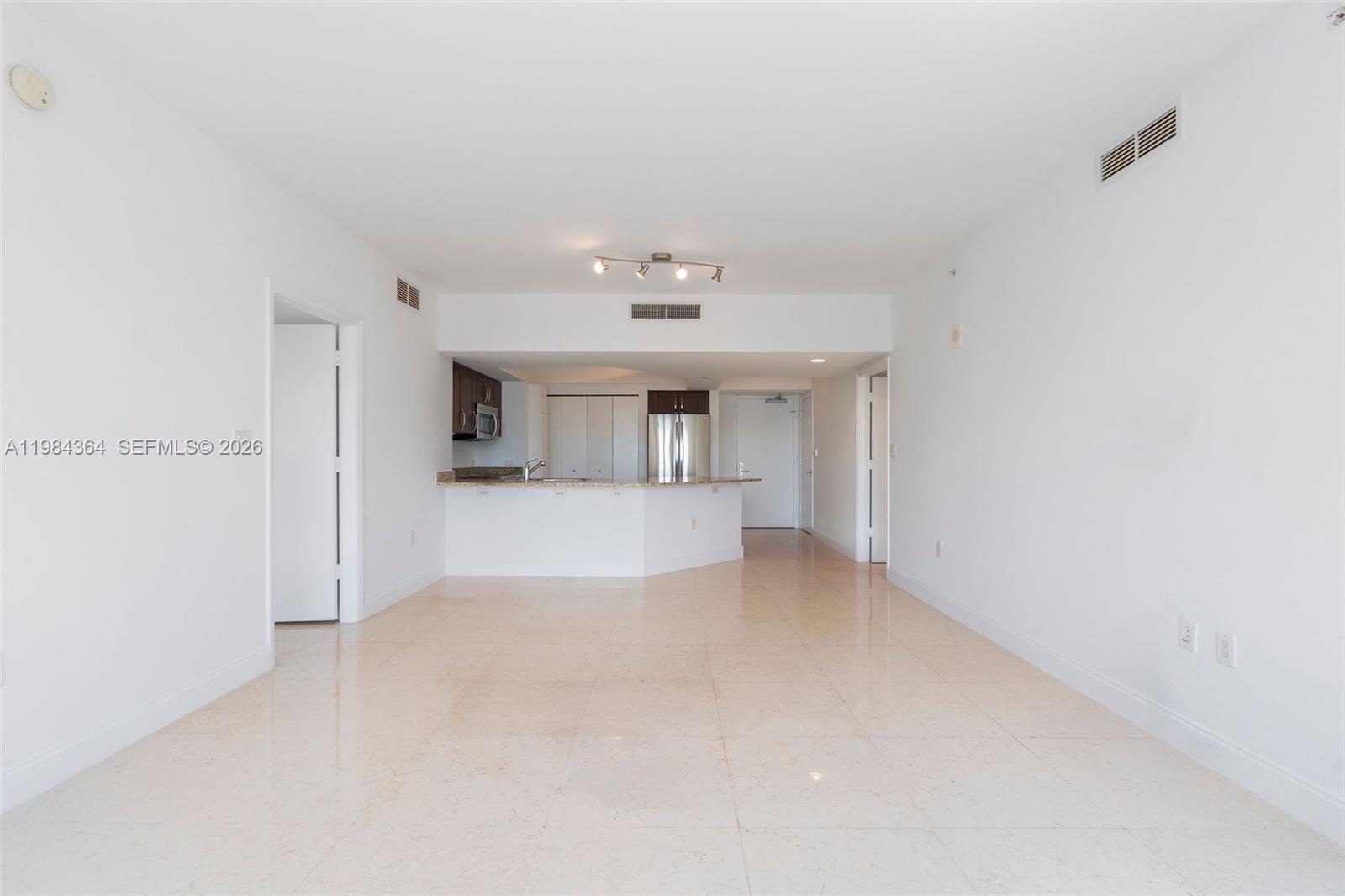 20000 E Country Club Dr #1109, Aventura FL 33180