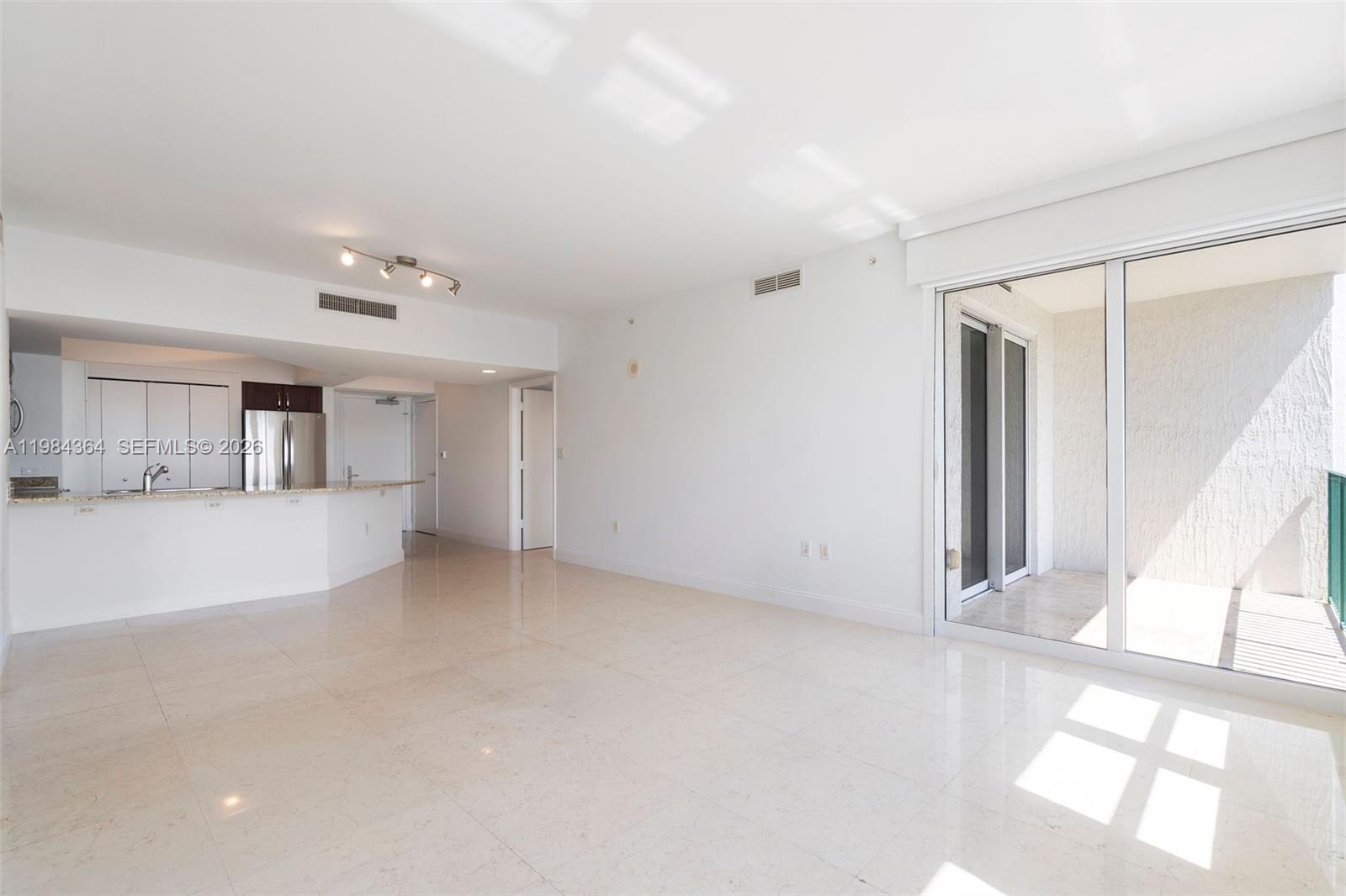 20000 E Country Club Dr #1109, Aventura FL 33180