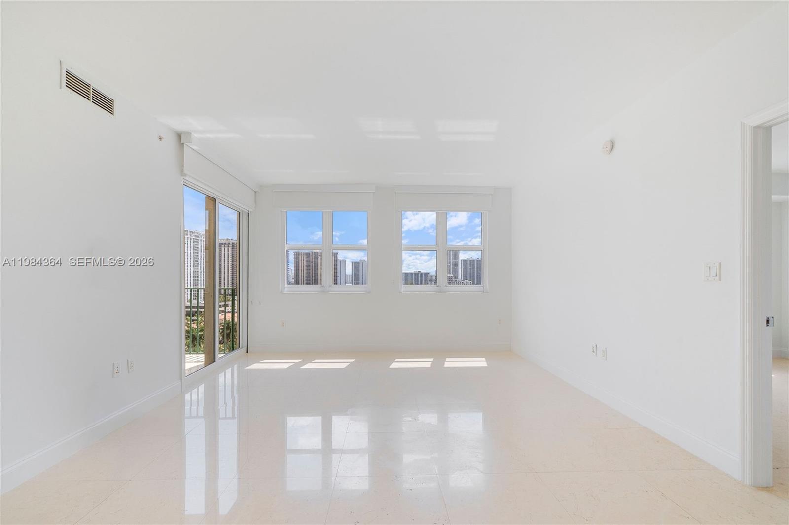 20000 E Country Club Dr #1109, Aventura FL 33180
