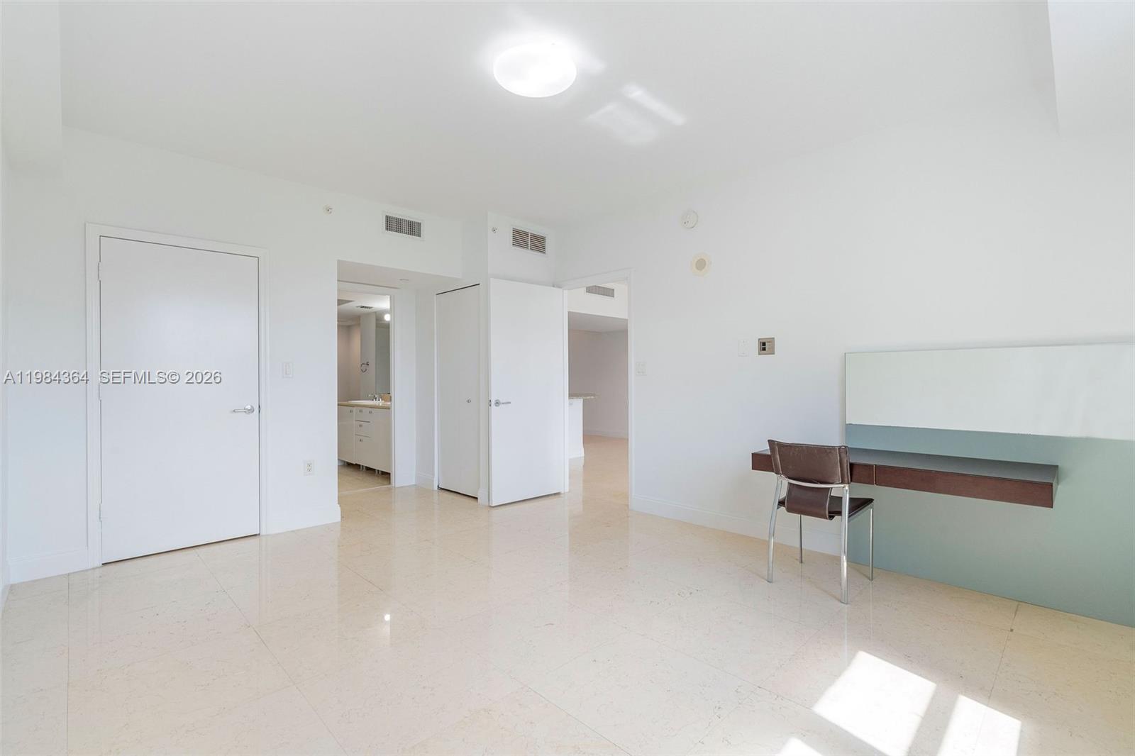 20000 E Country Club Dr #1109, Aventura FL 33180