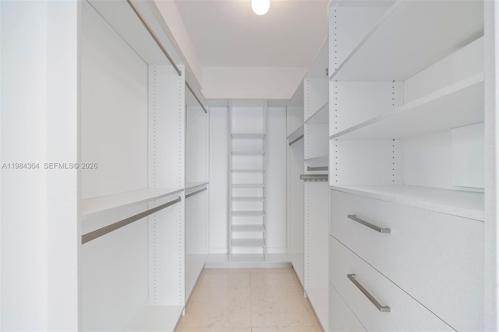 20000 E Country Club Dr #1109, Aventura FL 33180
