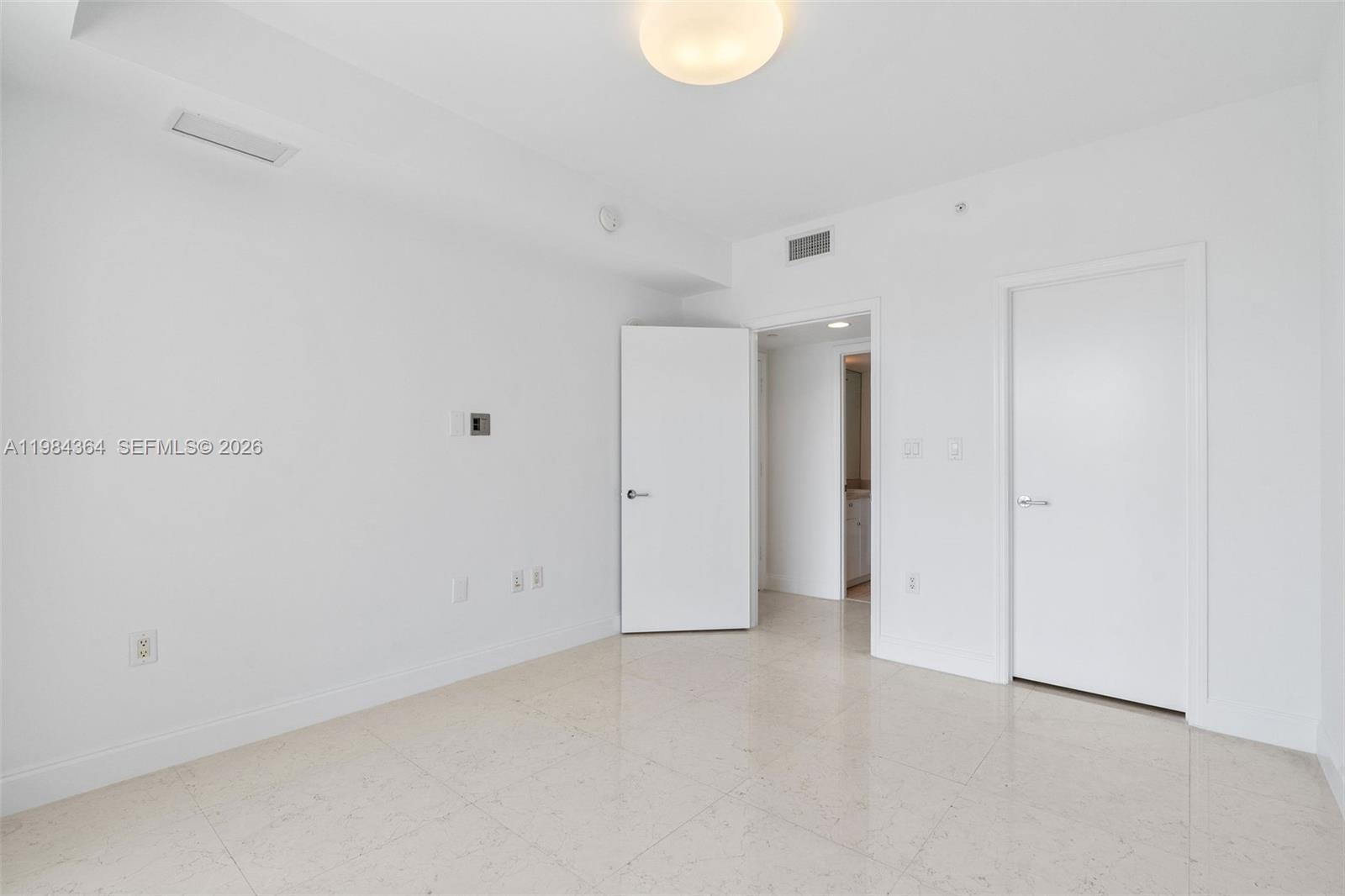 20000 E Country Club Dr #1109, Aventura FL 33180