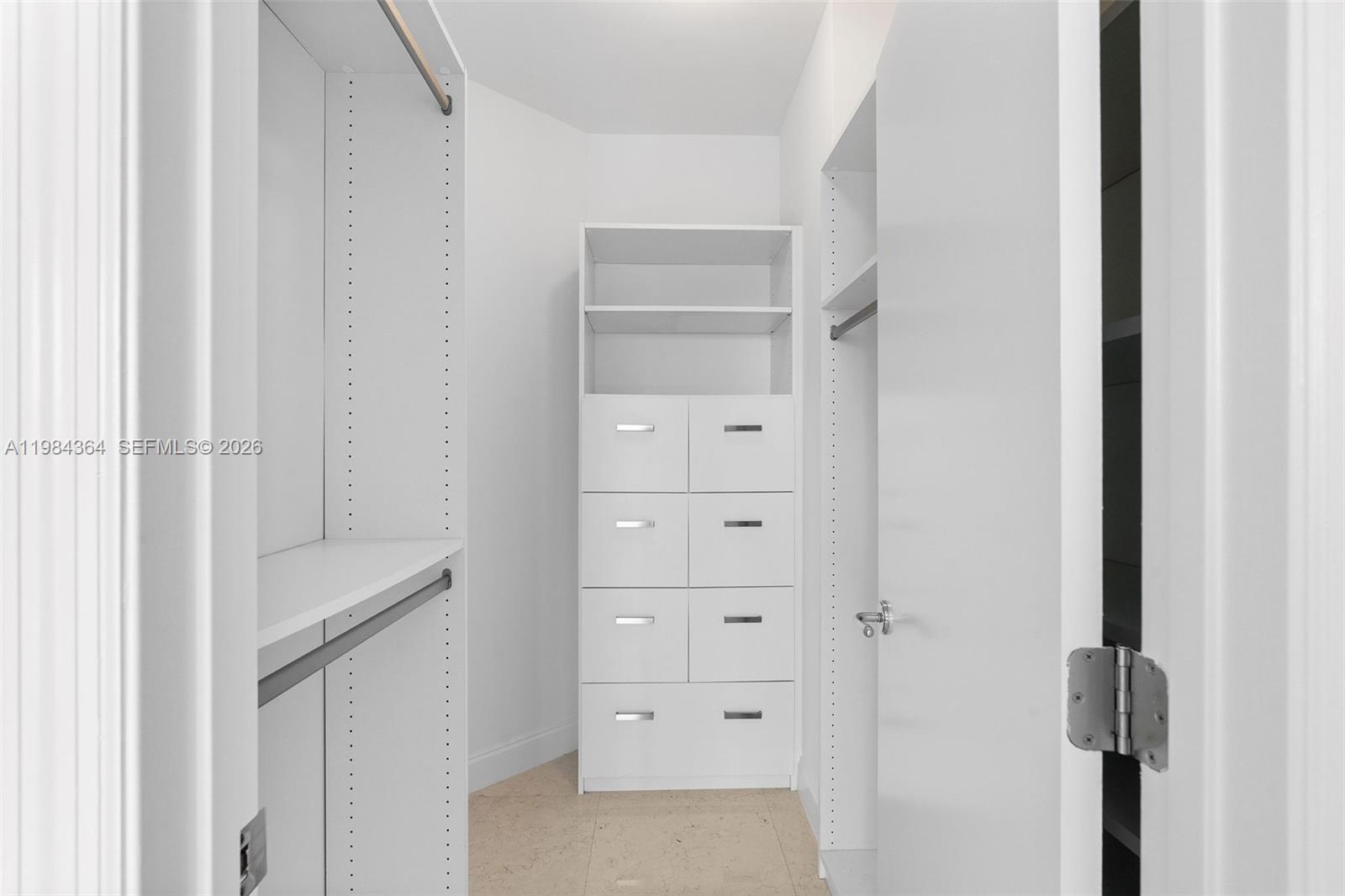 20000 E Country Club Dr #1109, Aventura FL 33180