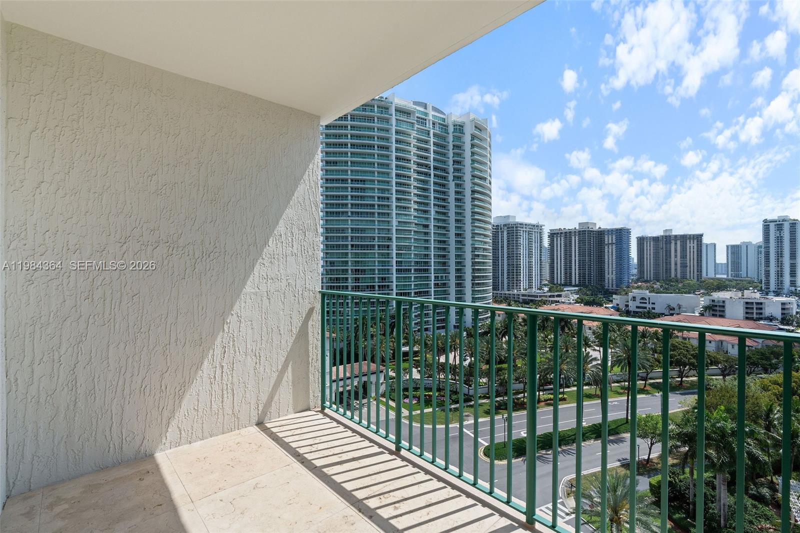 20000 E Country Club Dr #1109, Aventura FL 33180