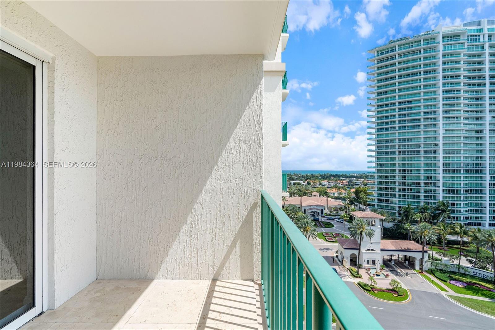 20000 E Country Club Dr #1109, Aventura FL 33180