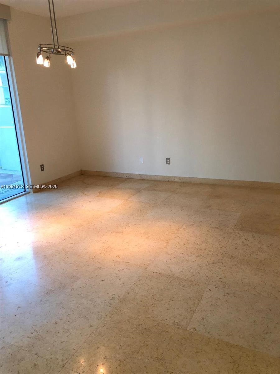 31 SE 5th St #1106, Miami FL 33131