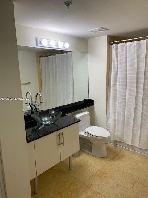 31 SE 5th St #1106, Miami FL 33131