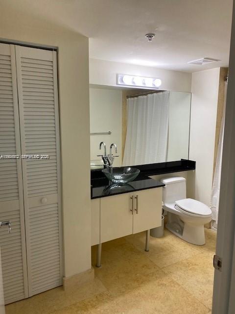 31 SE 5th St #1106, Miami FL 33131