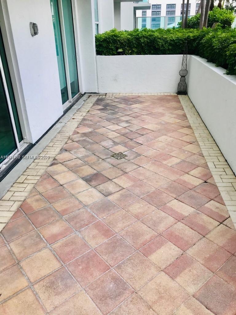 31 SE 5th St #1106, Miami FL 33131