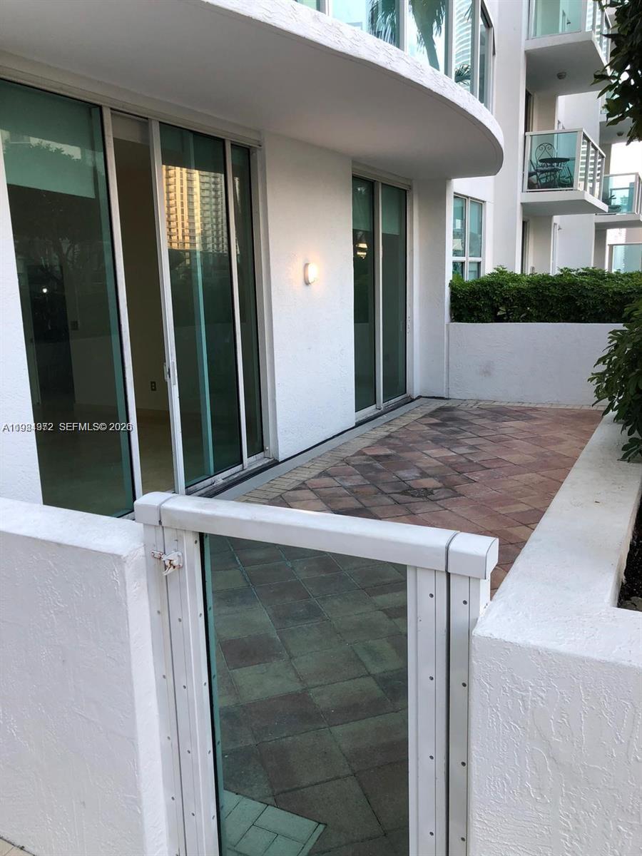 31 SE 5th St #1106, Miami FL 33131