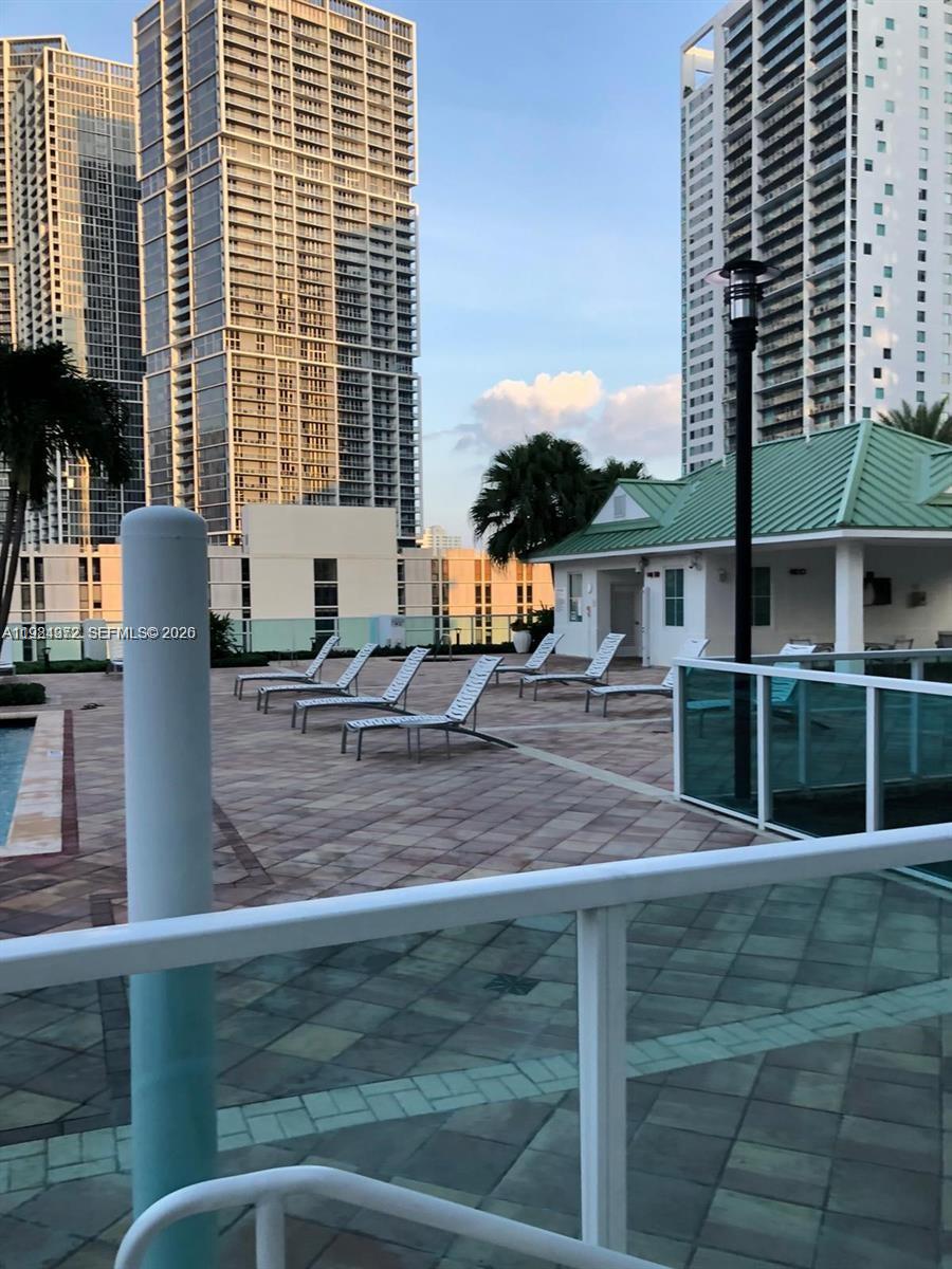 31 SE 5th St #1106, Miami FL 33131