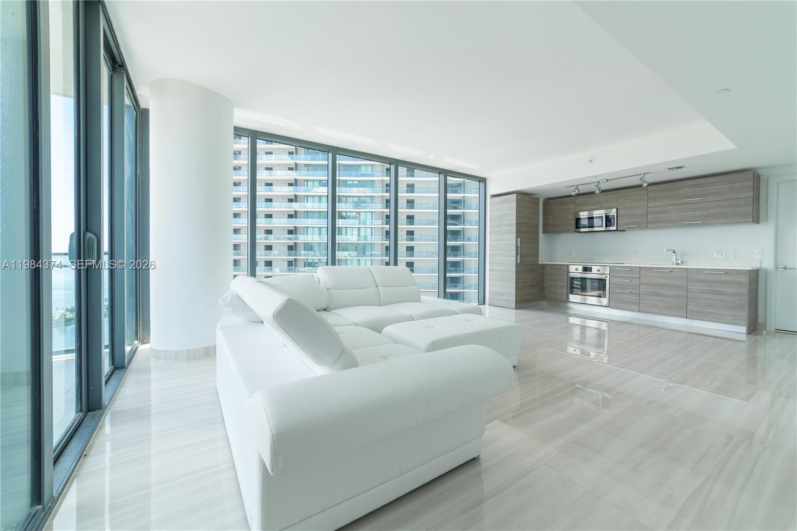 650 NE 32nd St #2808, Miami FL 33137