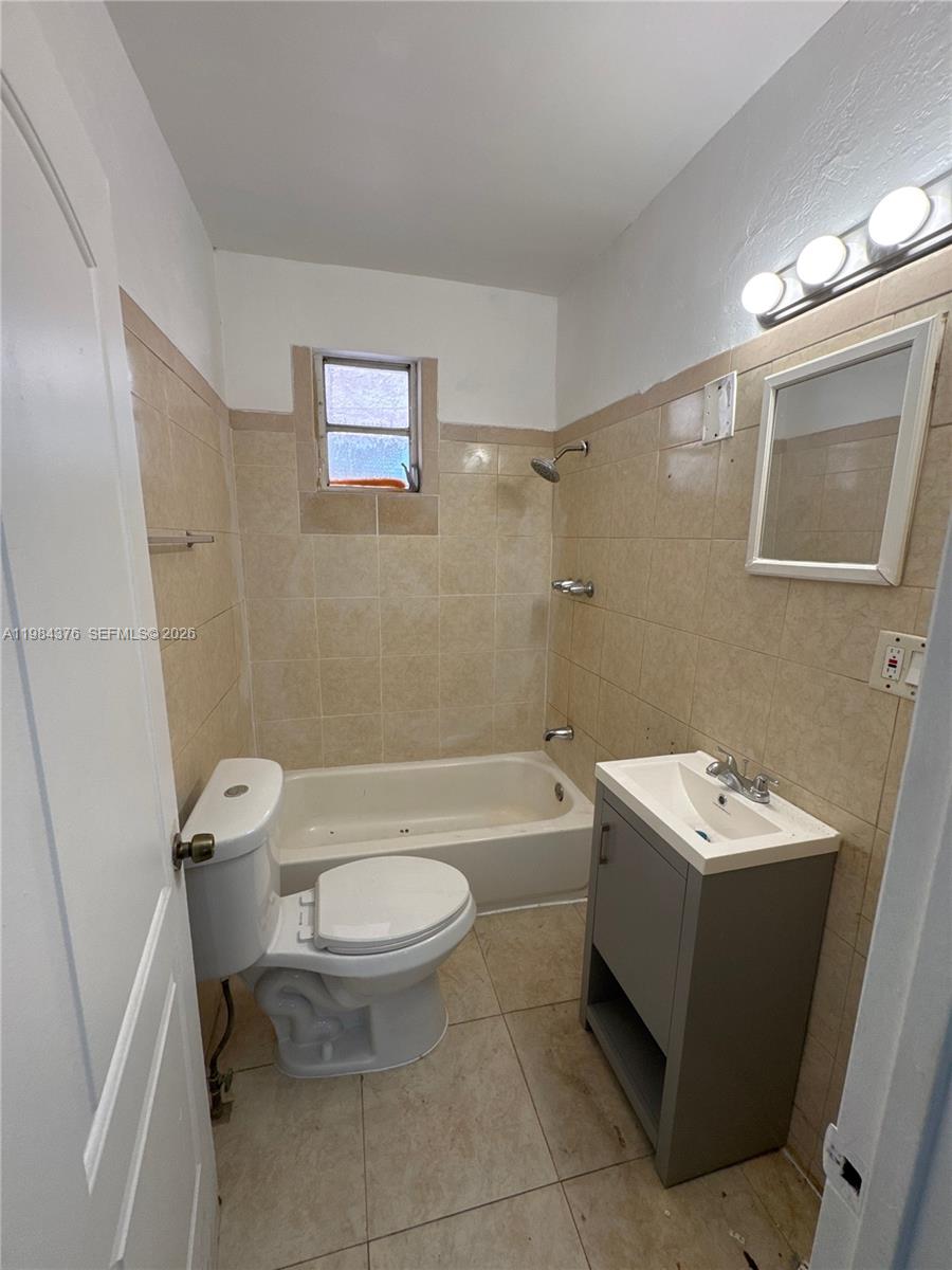 1545 NW 1st St #1537, Miami FL 33125