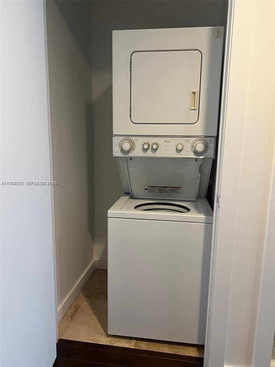 1050 Brickell Ave #3122, Miami FL 33131