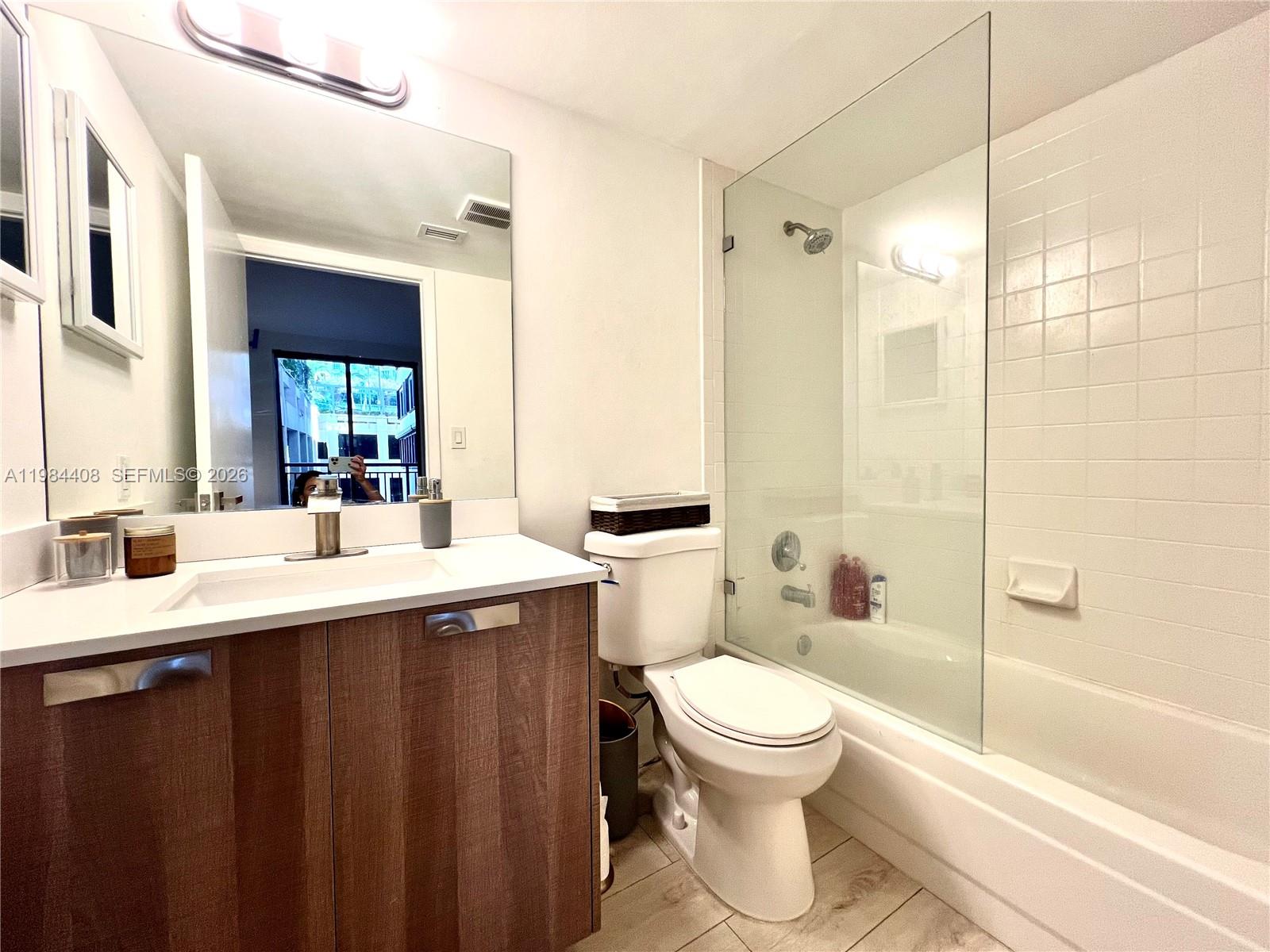 540 Brickell Key Dr #202, Miami FL 33131