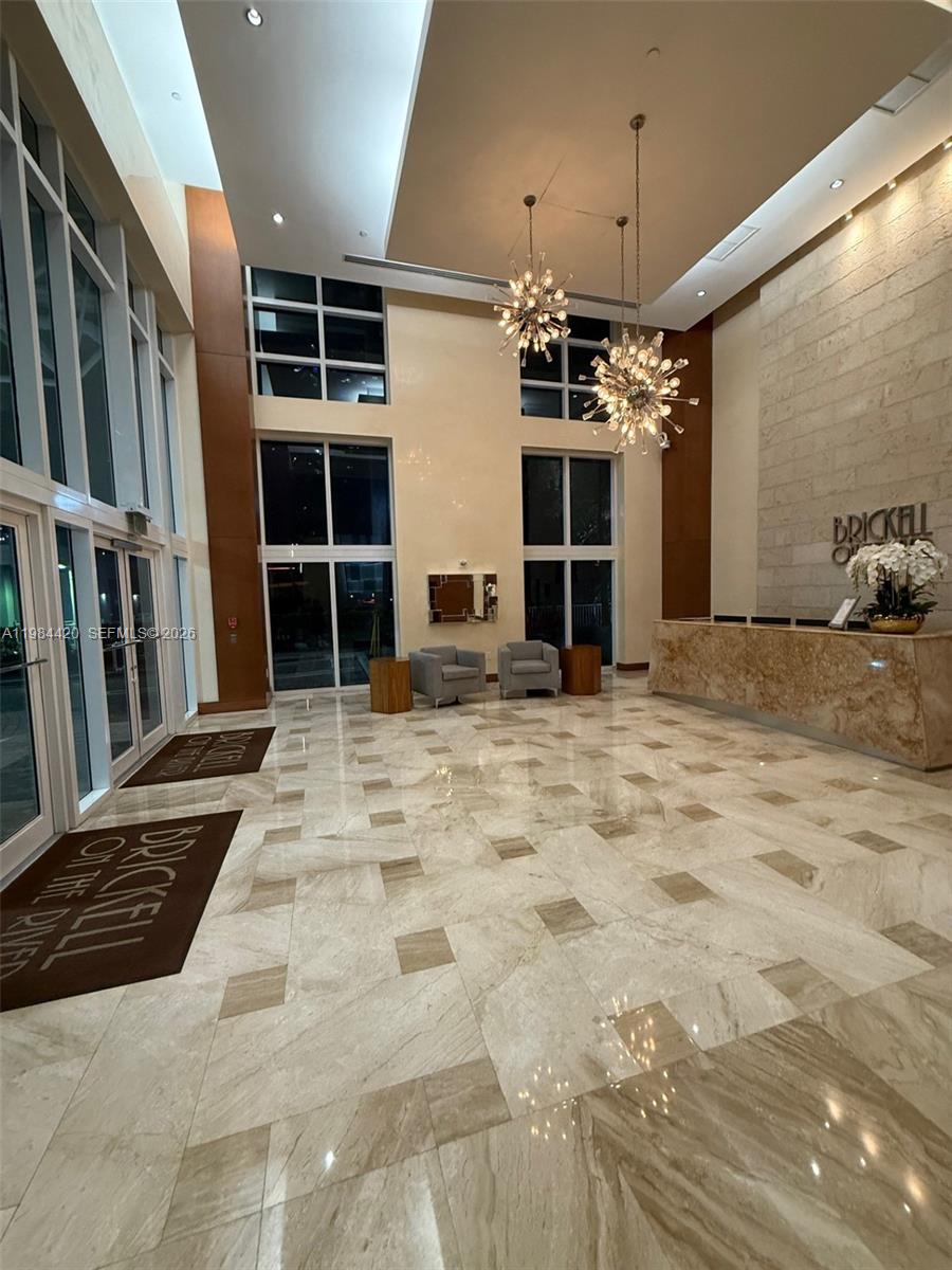 31 SE 5th St #3916, Miami FL 33131