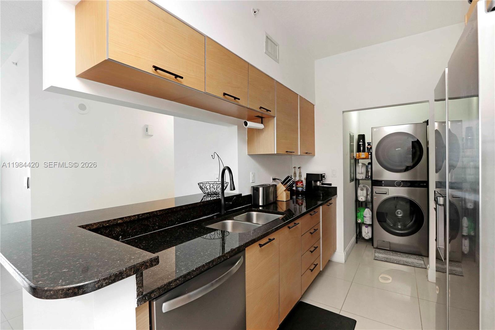 31 SE 5th St #3916, Miami FL 33131