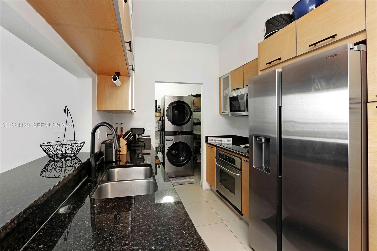 31 SE 5th St #3916, Miami FL 33131
