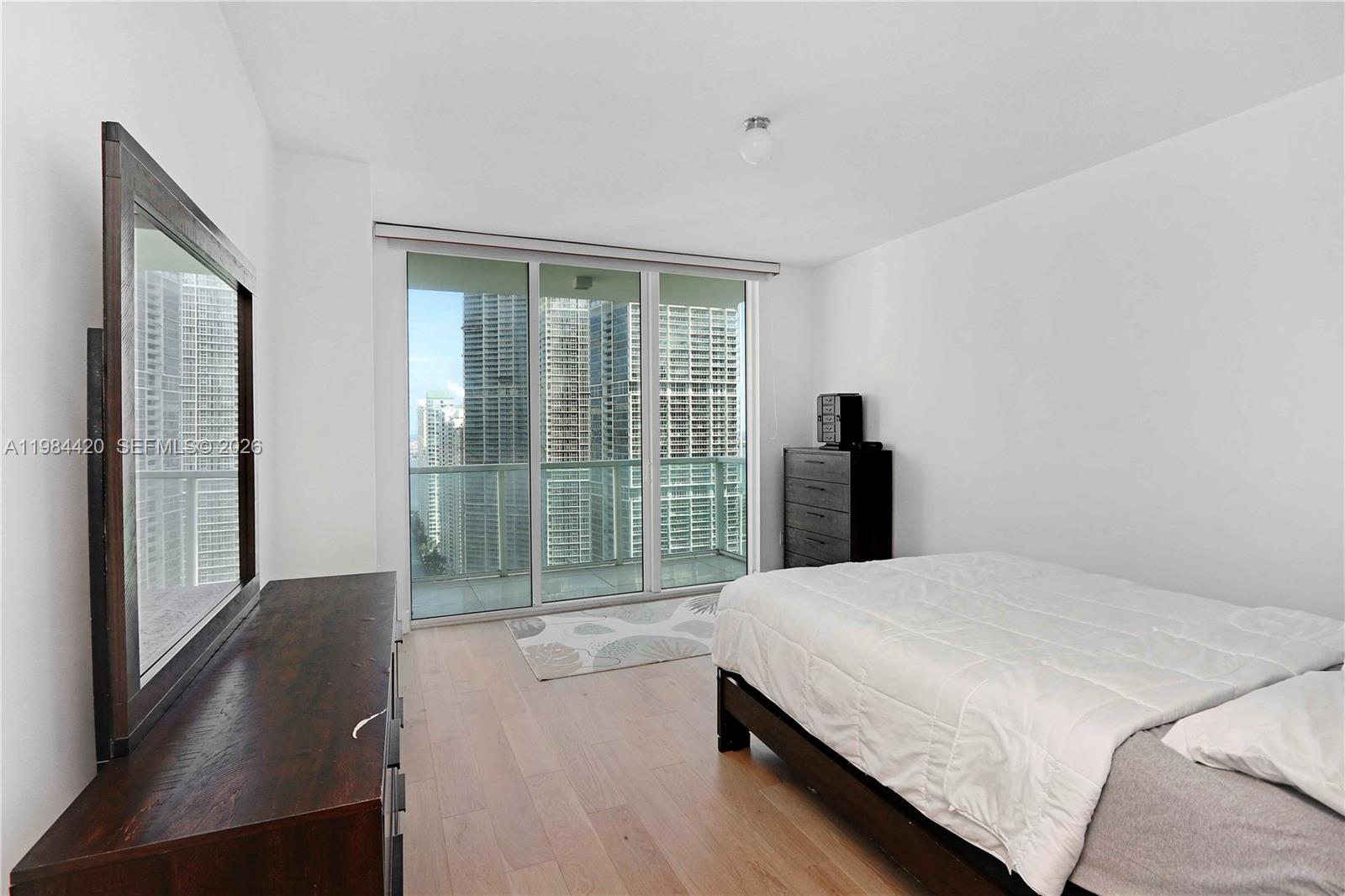 31 SE 5th St #3916, Miami FL 33131