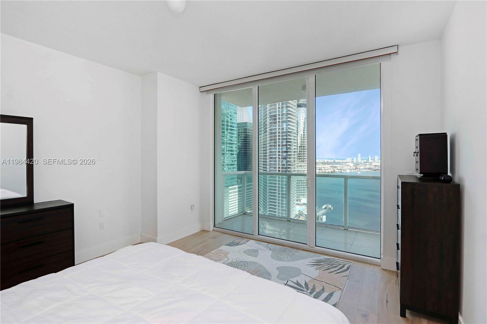 31 SE 5th St #3916, Miami FL 33131