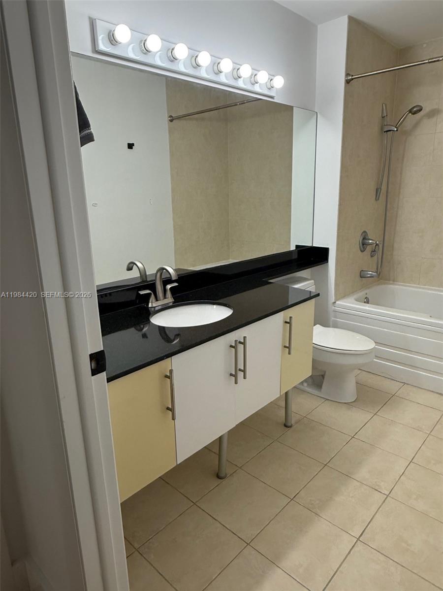 31 SE 5th St #3916, Miami FL 33131