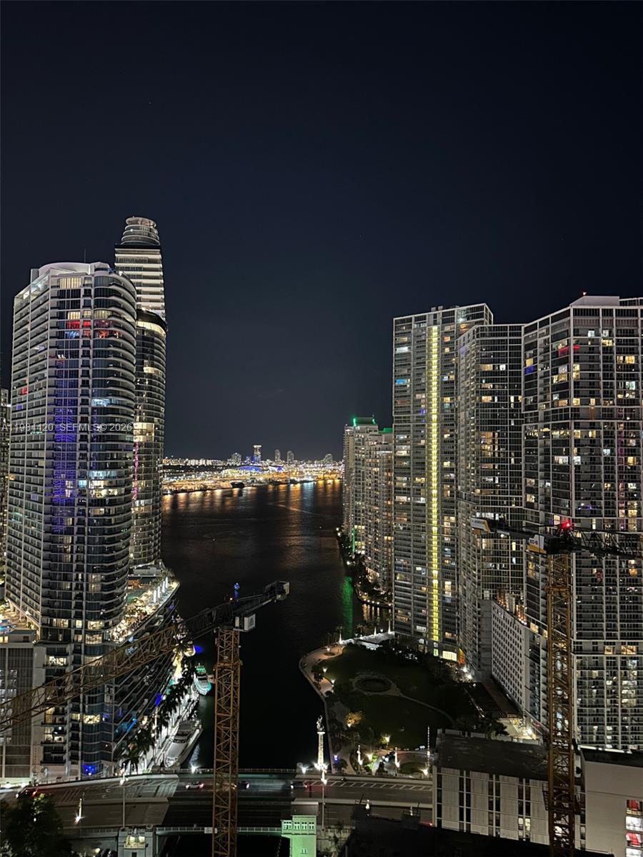 31 SE 5th St #3916, Miami FL 33131