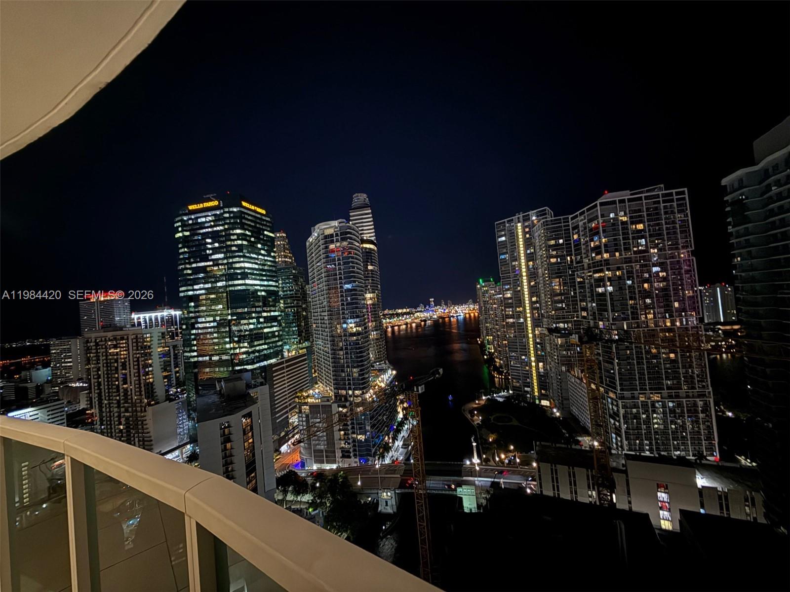 31 SE 5th St #3916, Miami FL 33131