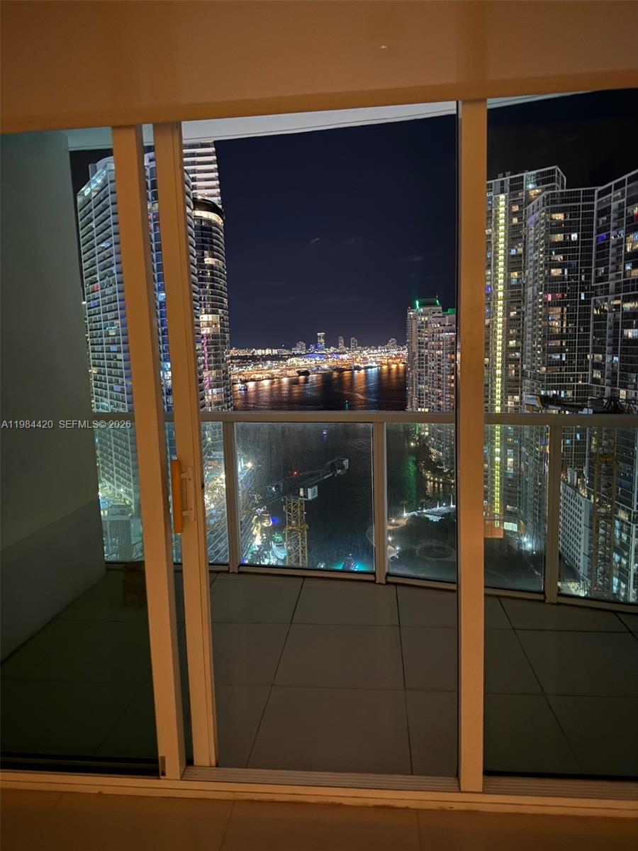31 SE 5th St #3916, Miami FL 33131