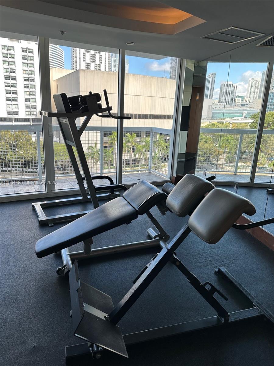31 SE 5th St #3916, Miami FL 33131