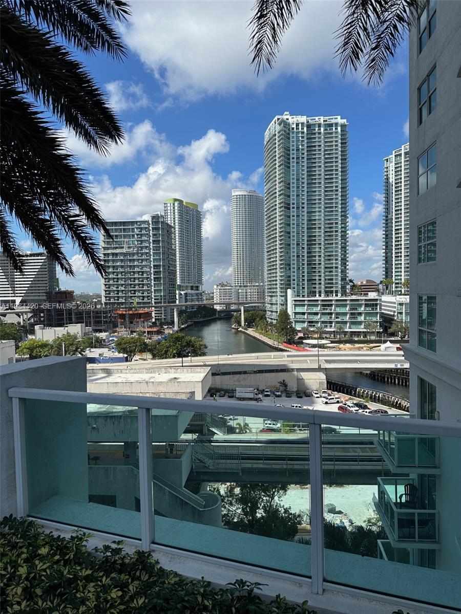31 SE 5th St #3916, Miami FL 33131