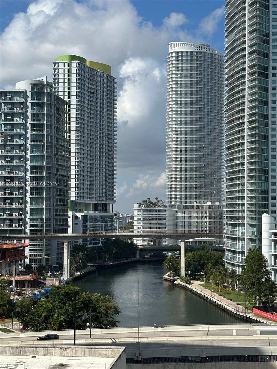 31 SE 5th St #3916, Miami FL 33131