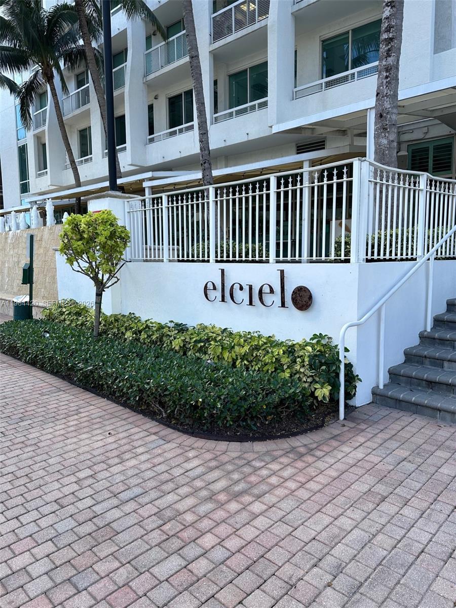 31 SE 5th St #3916, Miami FL 33131