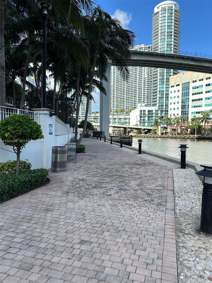 31 SE 5th St #3916, Miami FL 33131