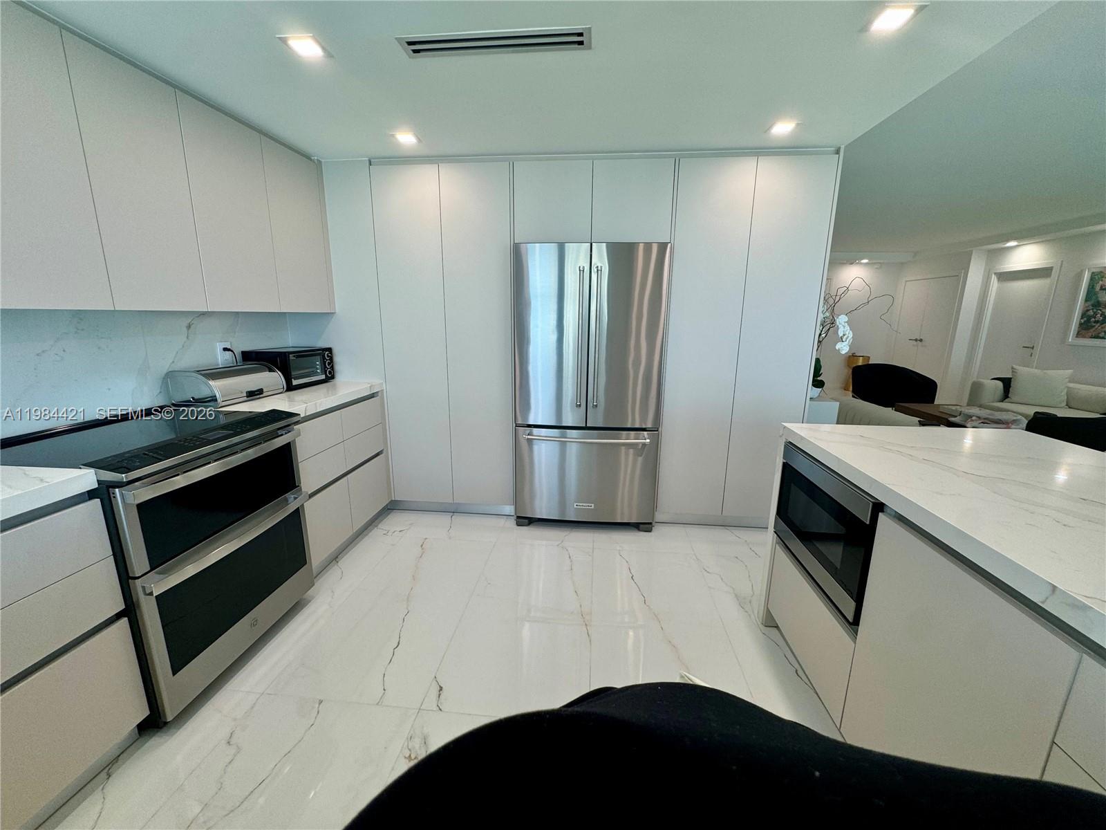 9801 Collins Ave #20E, Bal Harbour FL 33154