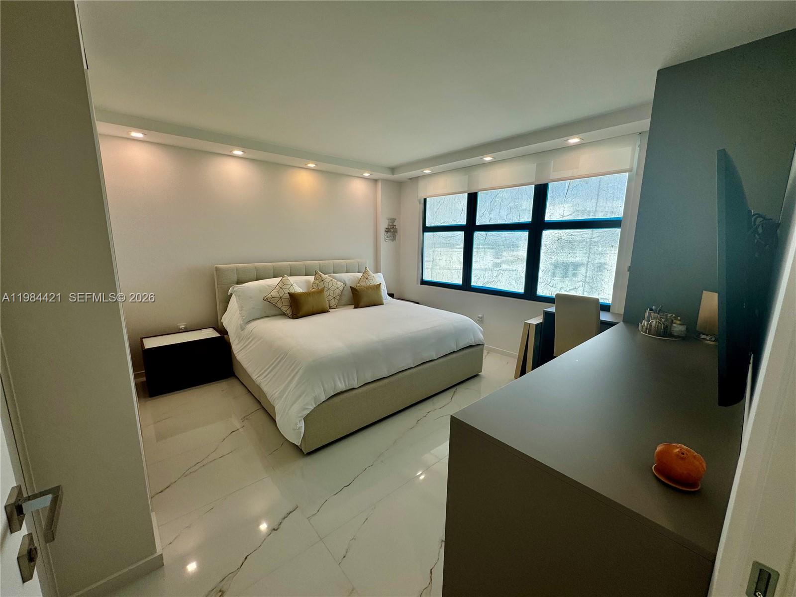 9801 Collins Ave #20E, Bal Harbour FL 33154