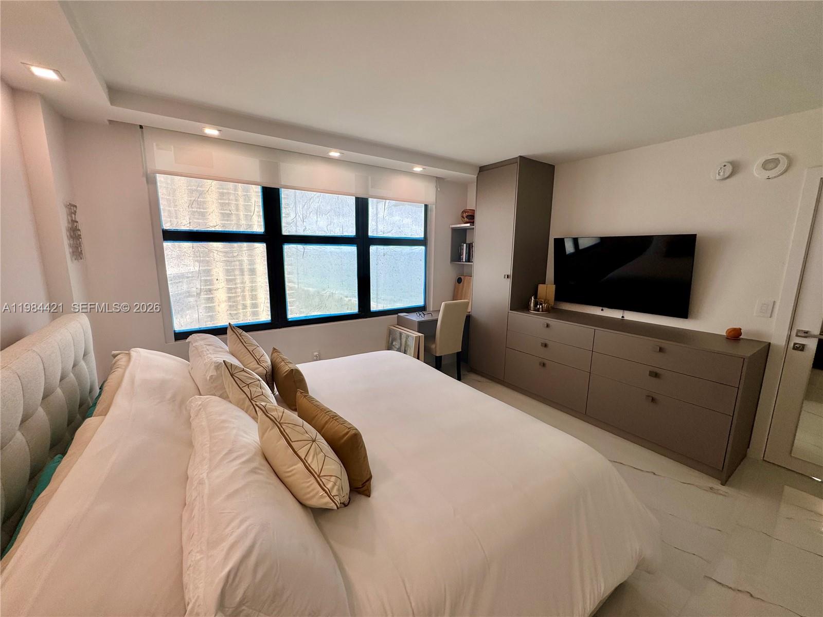 9801 Collins Ave #20E, Bal Harbour FL 33154