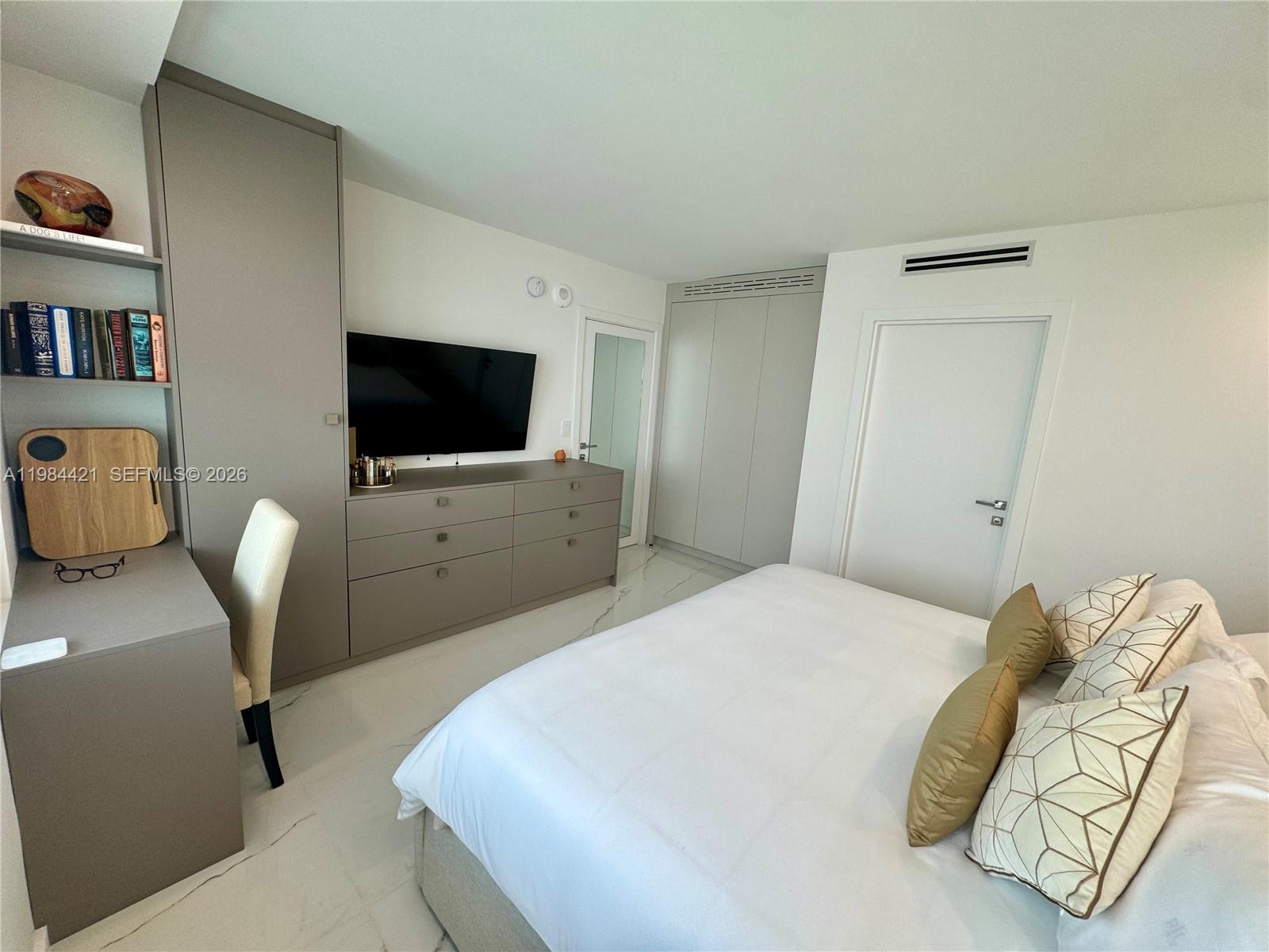 9801 Collins Ave #20E, Bal Harbour FL 33154