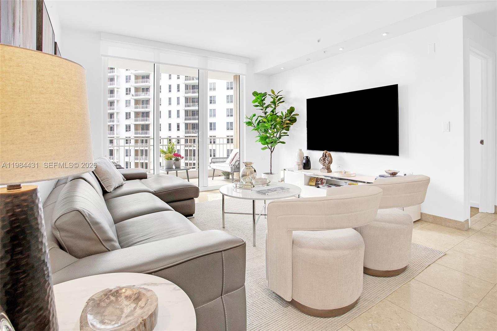 801 Brickell Key Blvd #907, Miami FL 33131