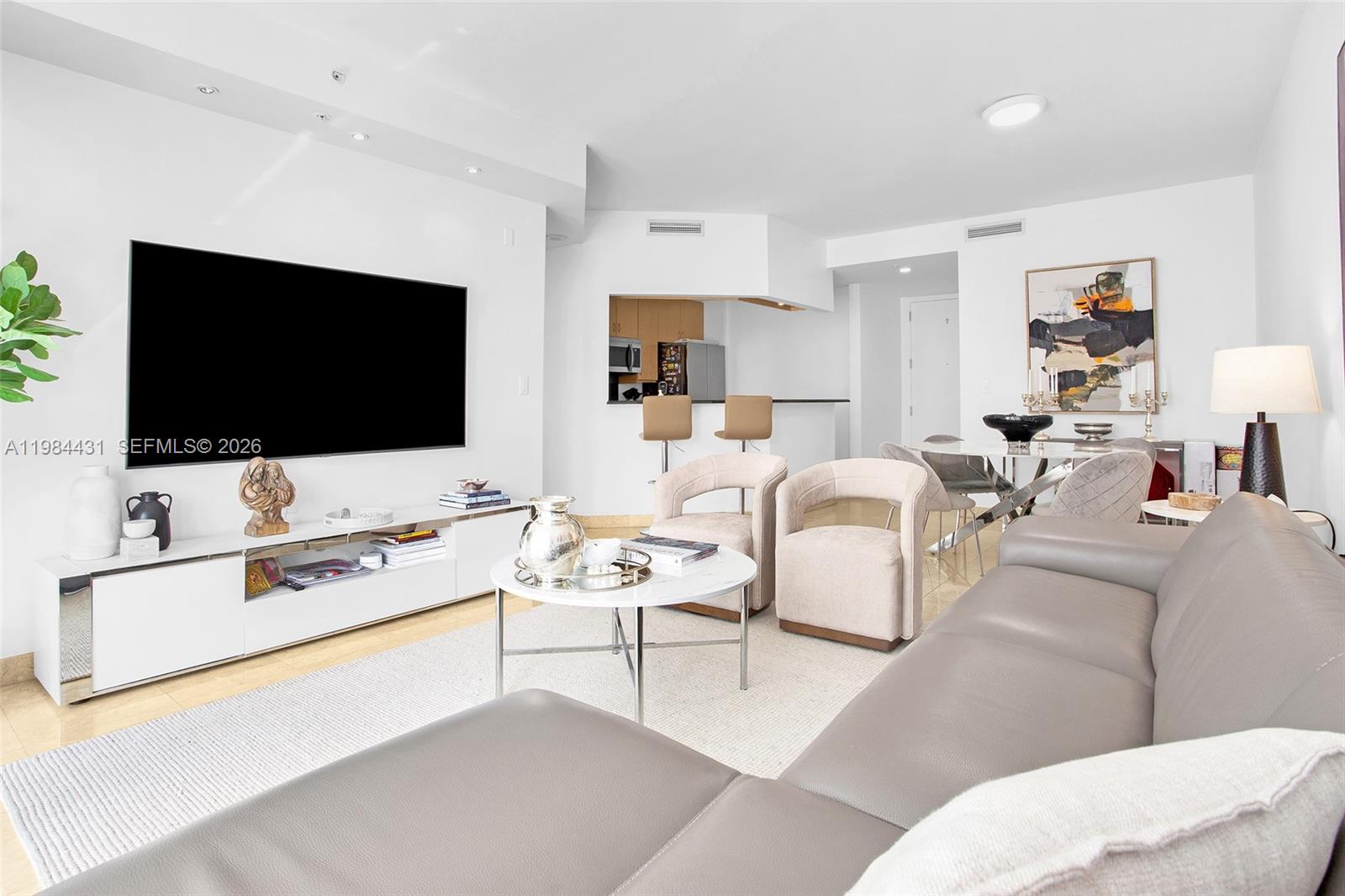 801 Brickell Key Blvd #907, Miami FL 33131